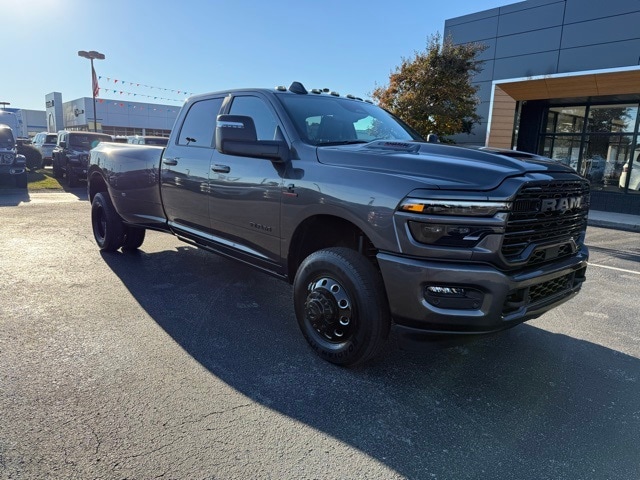 2026 RAM Ram 3500 Pickup Laramie's photo