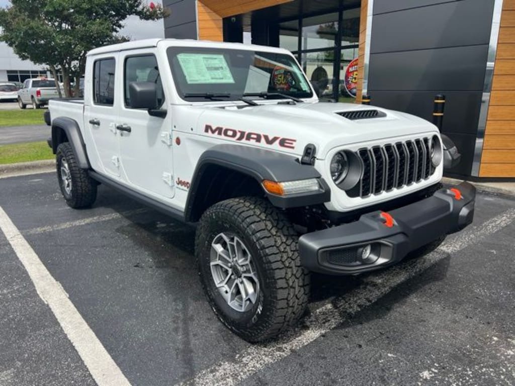 New 2026 Jeep Gladiator Mojave 4X4 Crew Cab