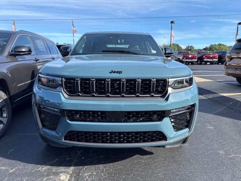 New 2027 Jeep Grand Cherokee Limited Reserve 4X4 SUV
