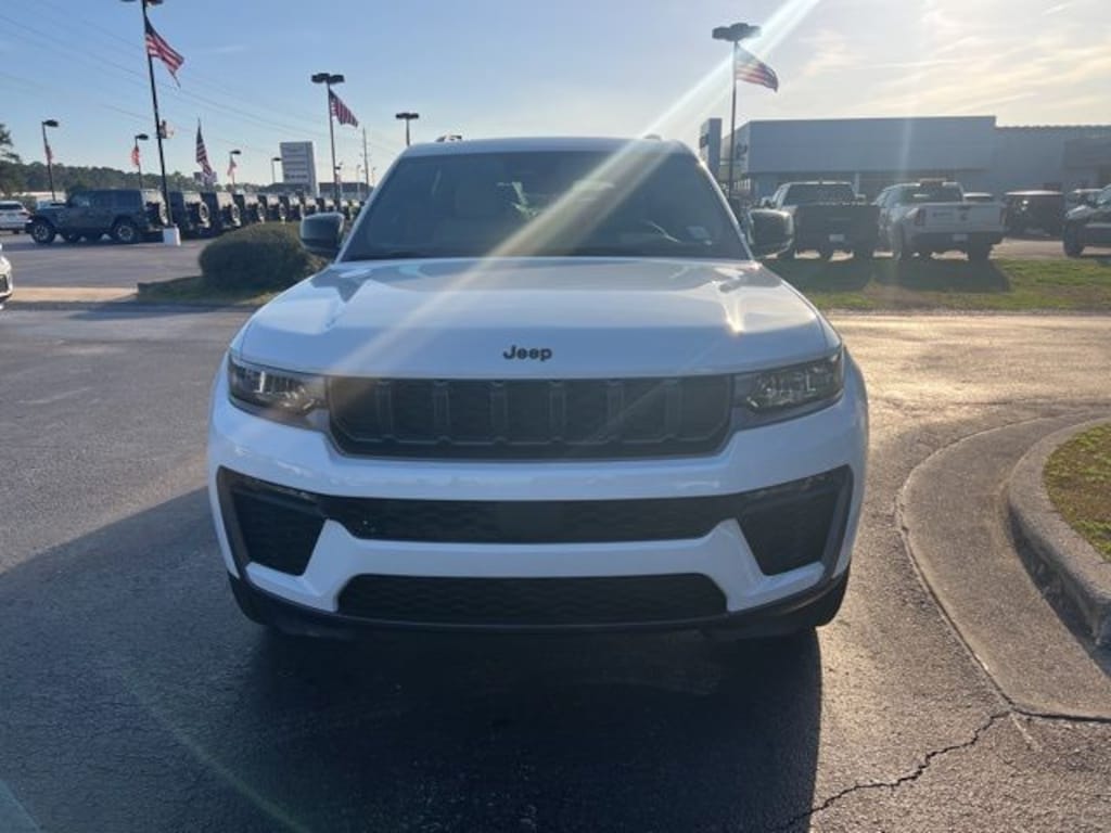 New 2026 Jeep Grand Cherokee Limited 4X4 SUV