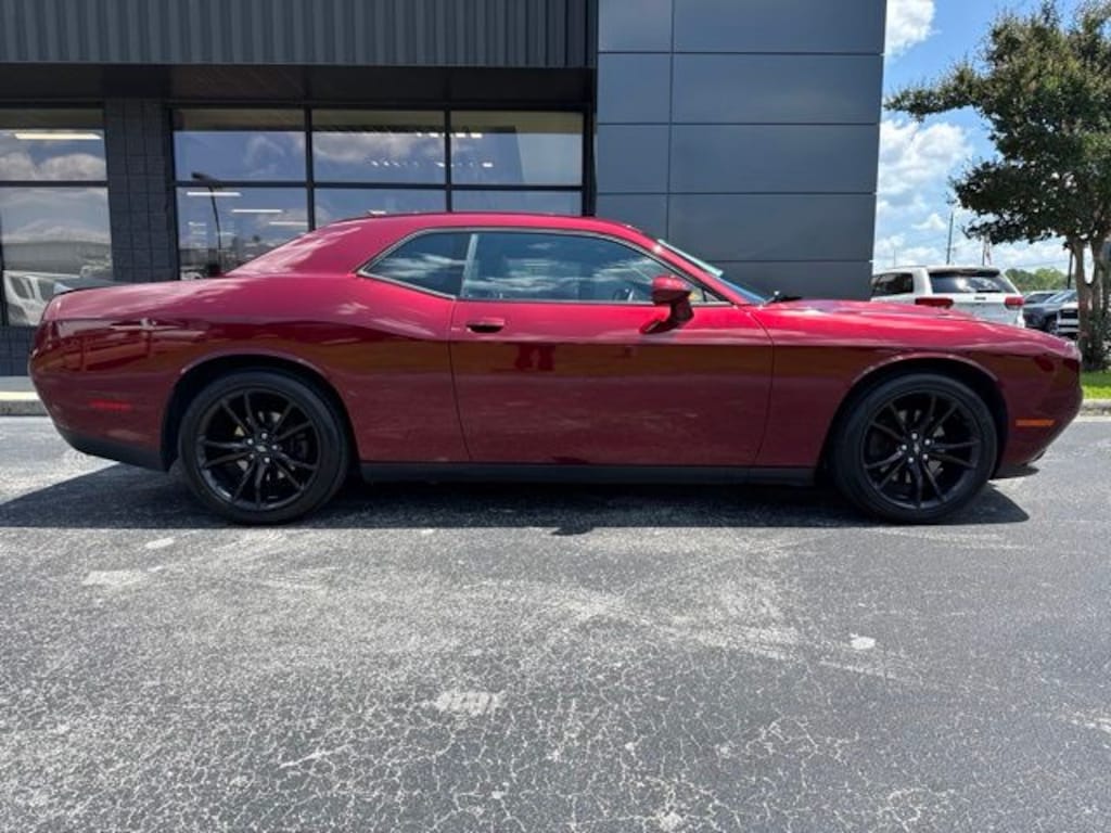 Used 2017 Dodge Challenger R/T Coupe