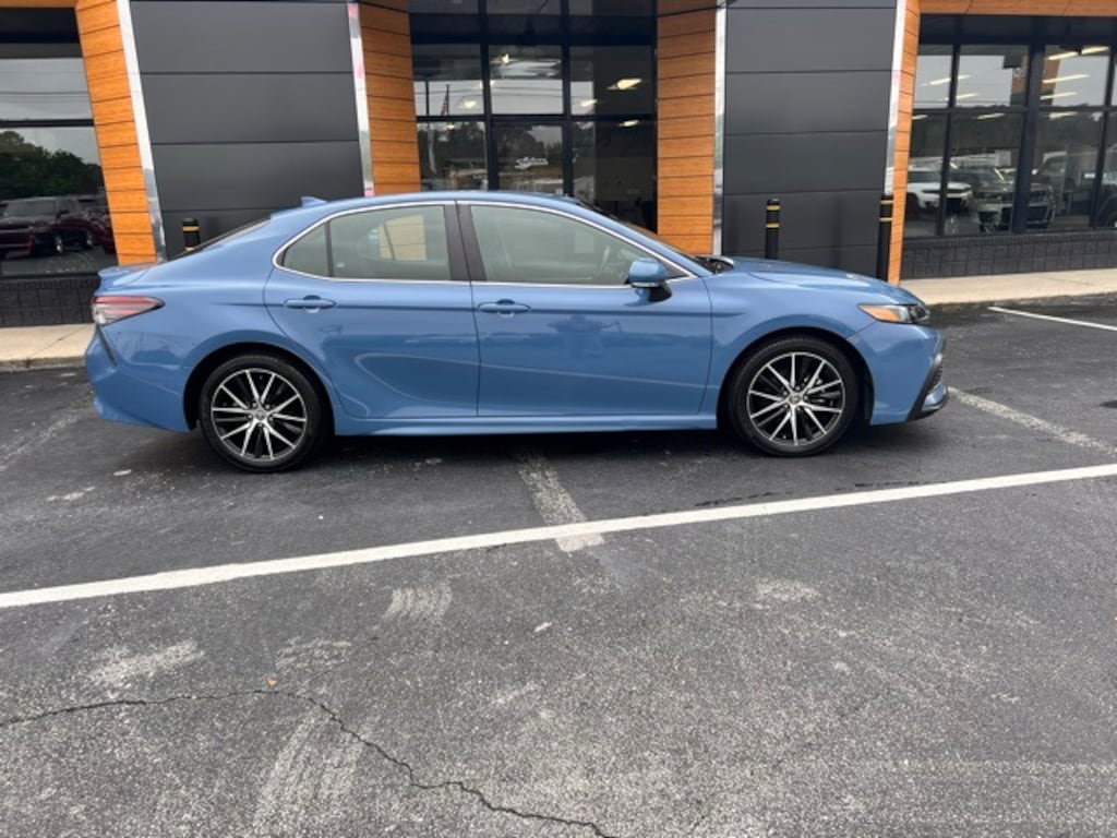 Used 2023 Toyota Camry SE Sedan