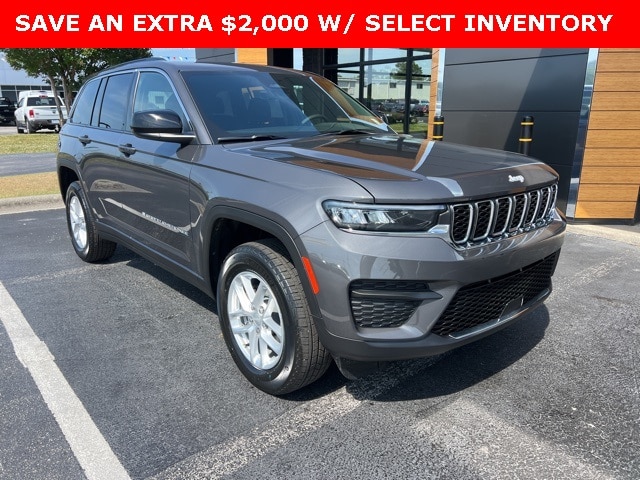 2025 Jeep Grand Cherokee Laredo's photo