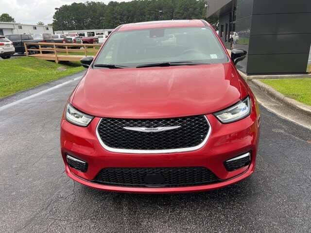 2025 Chrysler Pacifica photo 2