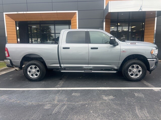 2024 Ram 2500 Big Horn photo 2