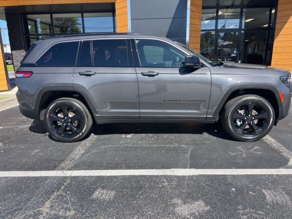 New 2026 Jeep Grand Cherokee Limited RWD SUV