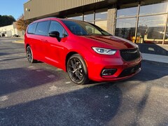 2026 Chrysler Pacifica Limited FWD Minivan