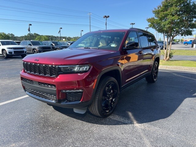 2025 Jeep Grand Cherokee Limited photo 4