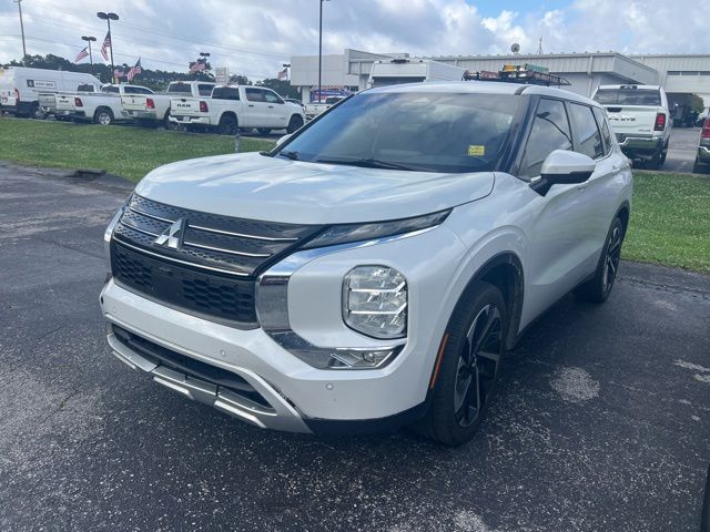 2022 Mitsubishi Outlander SE FWD's photo