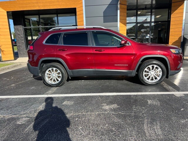 2019 Jeep Cherokee Latitude photo 2