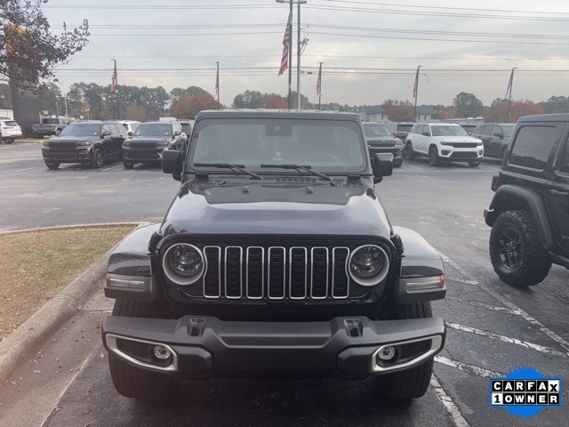 2025 Jeep Wrangler 4-Door Sahara's photo