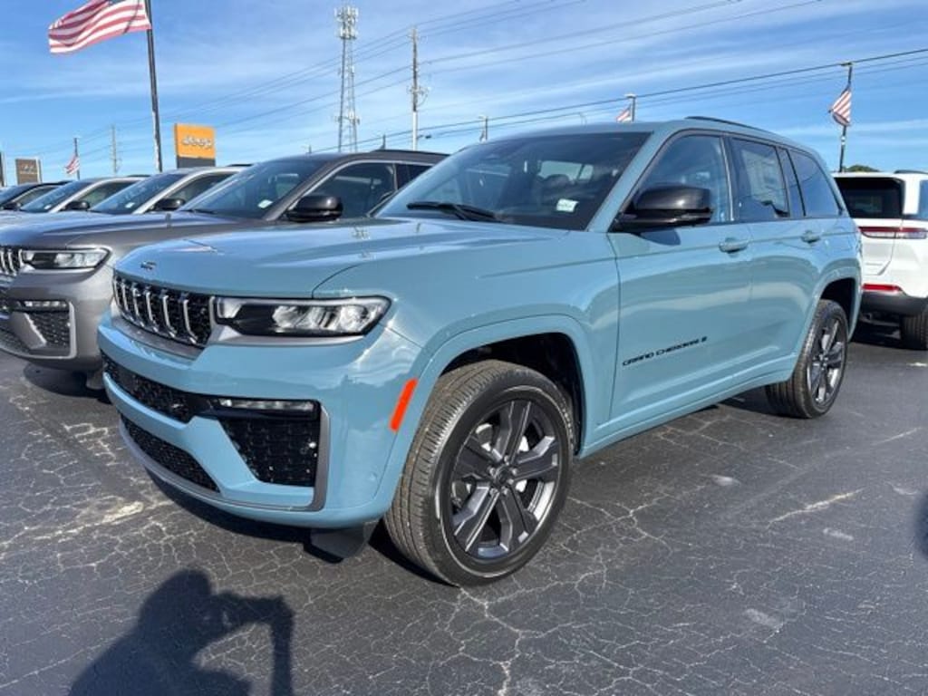 New 2027 Jeep Grand Cherokee Limited Reserve 4X4 SUV