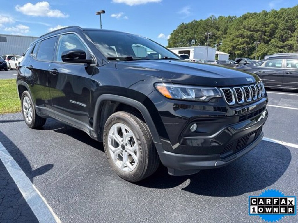 Used 2025 Jeep Compass Latitude SUV