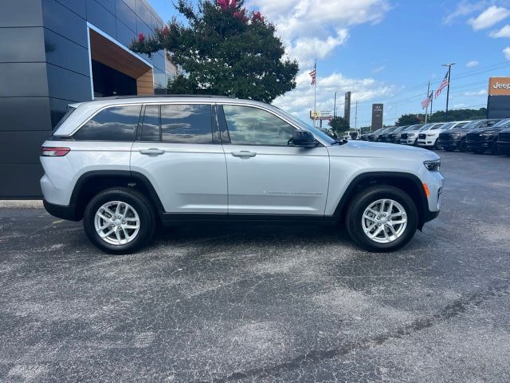 New 2026 Jeep Grand Cherokee Laredo X 4X4 SUV