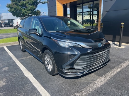 2021 Toyota Sienna LE Minivan