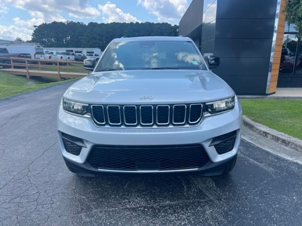New 2026 Jeep Grand Cherokee Laredo X 4X4 SUV