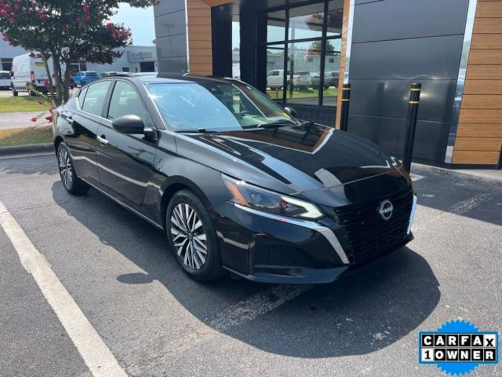Used 2025 Nissan Altima 2.5 SV Sedan