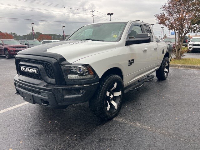 2019 Ram 1500 Classic Warlock photo 3
