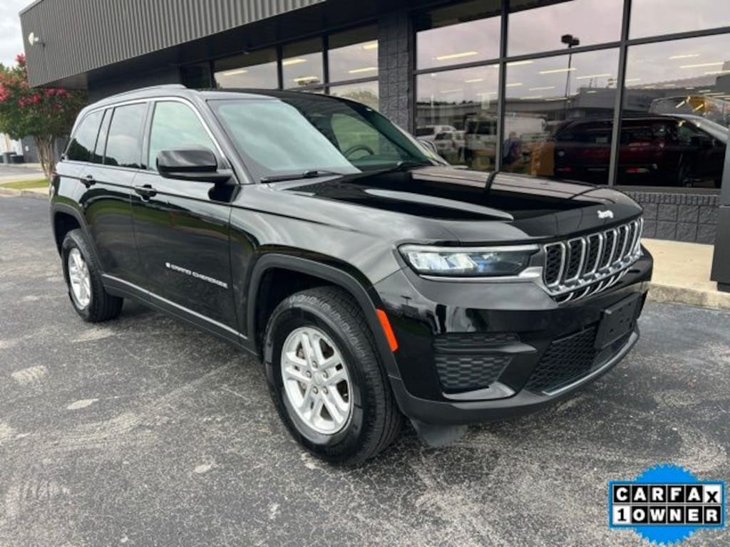 Used 2024 Jeep Grand Cherokee Laredo SUV