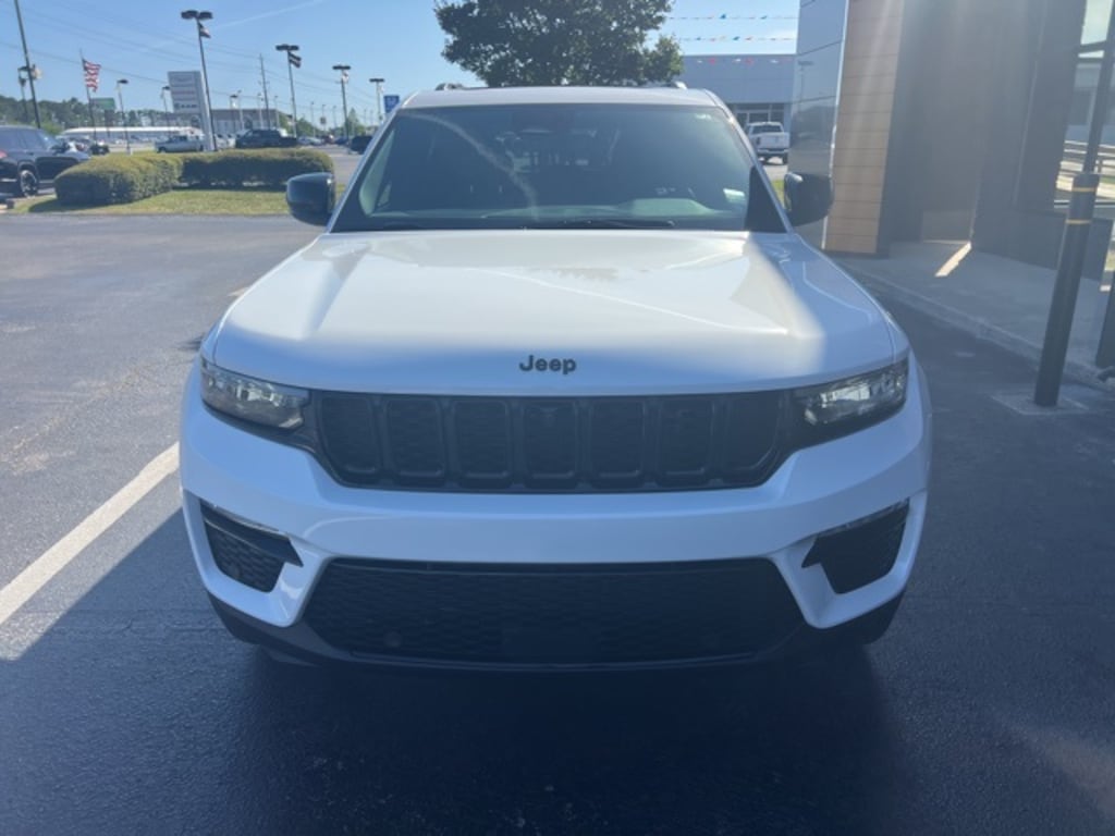 New 2025 Jeep Grand Cherokee Limited RWD SUV