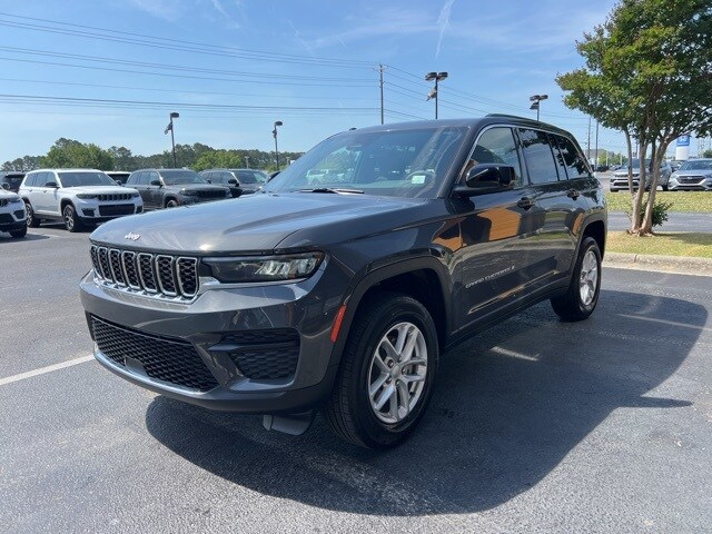 2025 Jeep Grand Cherokee Laredo X photo 4