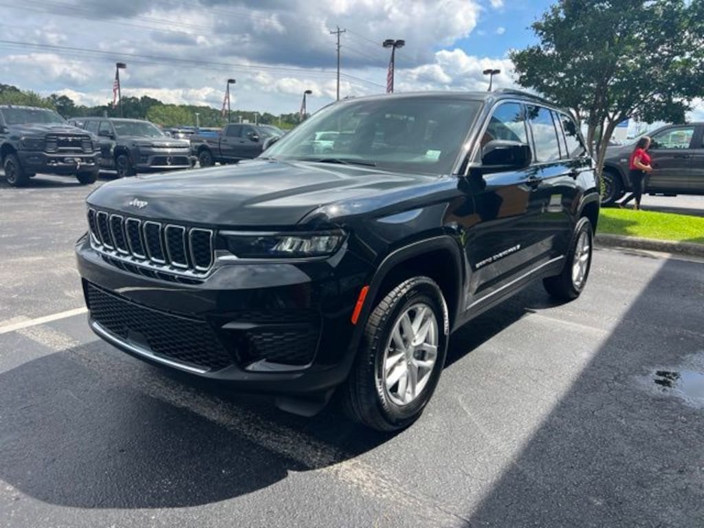 New 2026 Jeep Grand Cherokee Laredo X 4X4 SUV