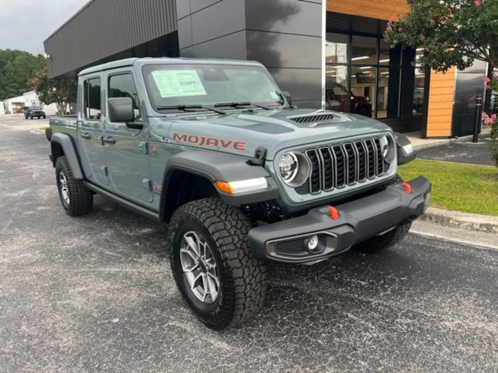 New 2026 Jeep Gladiator Mojave 4X4 Crew Cab