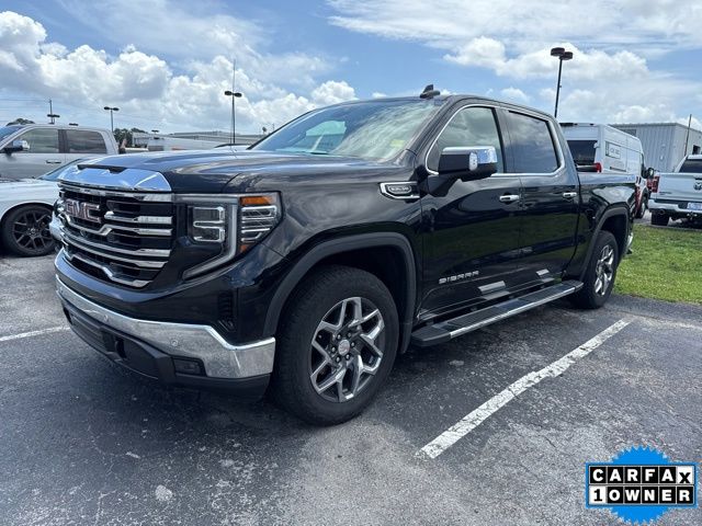 2022 GMC Sierra 4WD Crew Cab Short Box SLT's photo