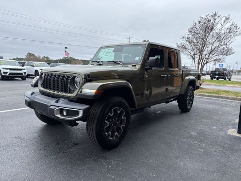 New 2026 Jeep Gladiator Sahara 4X4 Crew Cab