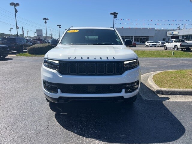 2025 Jeep Wagoneer Carbide photo 3