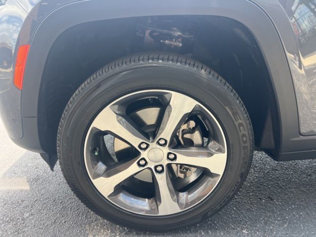 New 2026 Jeep Grand Cherokee L Limited 4X4 SUV