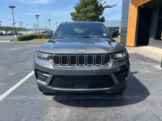 2025 Jeep Grand Cherokee Laredo X photo 3