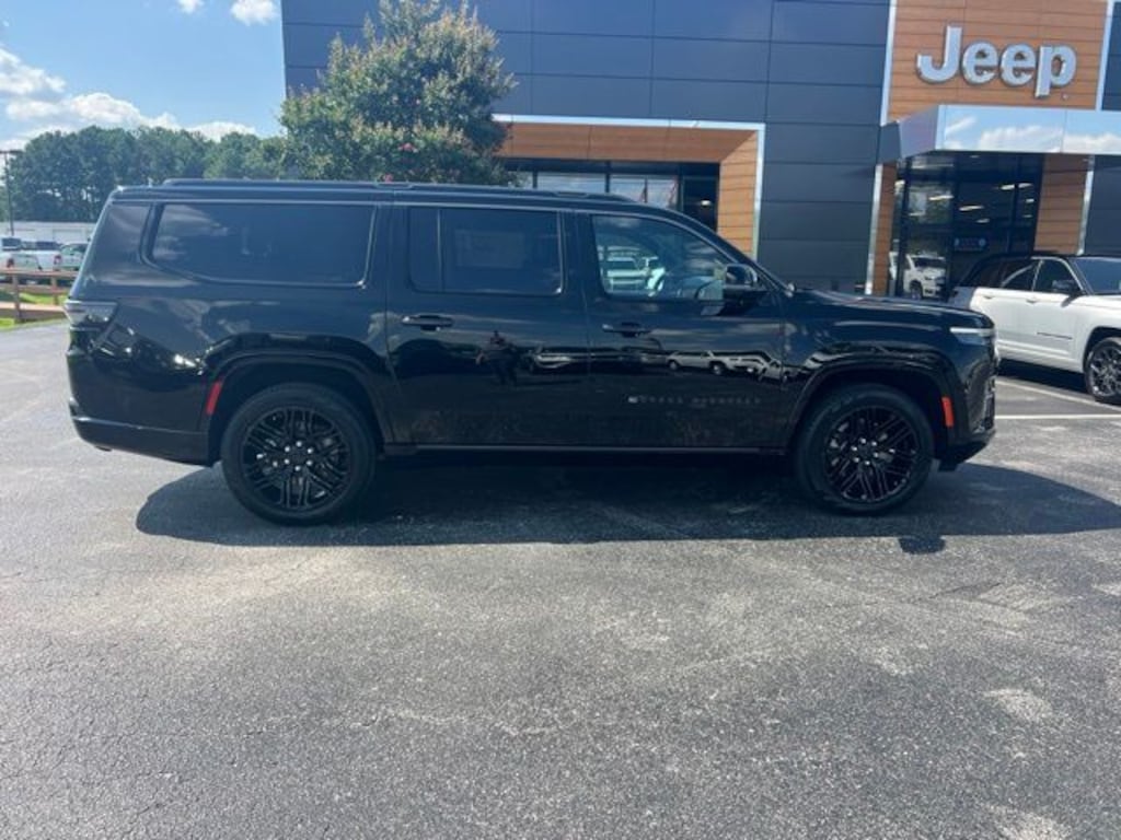 New 2026 Jeep Grand Wagoneer L Limited Reserve 4X4 SUV