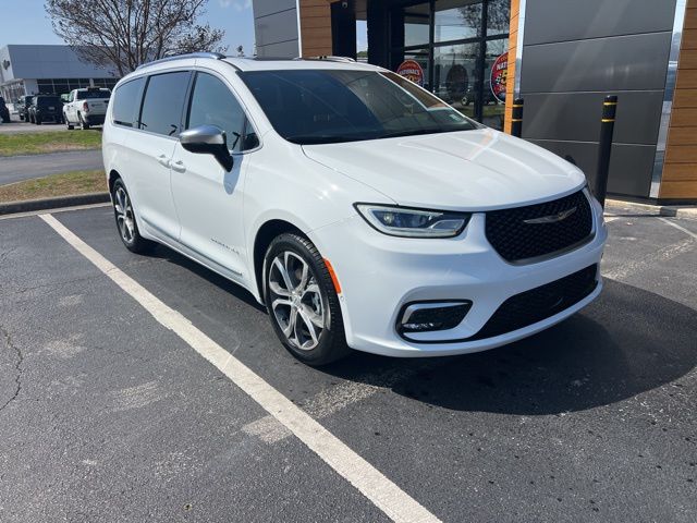 2026 Chrysler Pacifica Pinnacle's photo