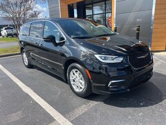 2026 Chrysler Pacifica Select FWD Minivan