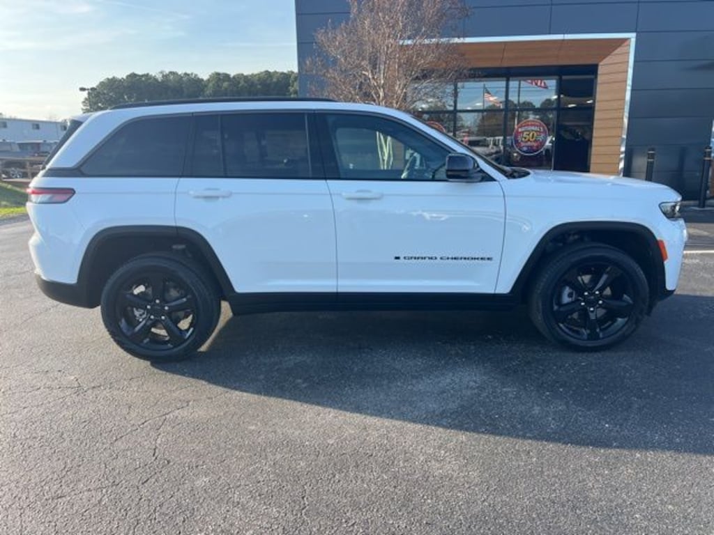 New 2026 Jeep Grand Cherokee Limited 4X4 SUV