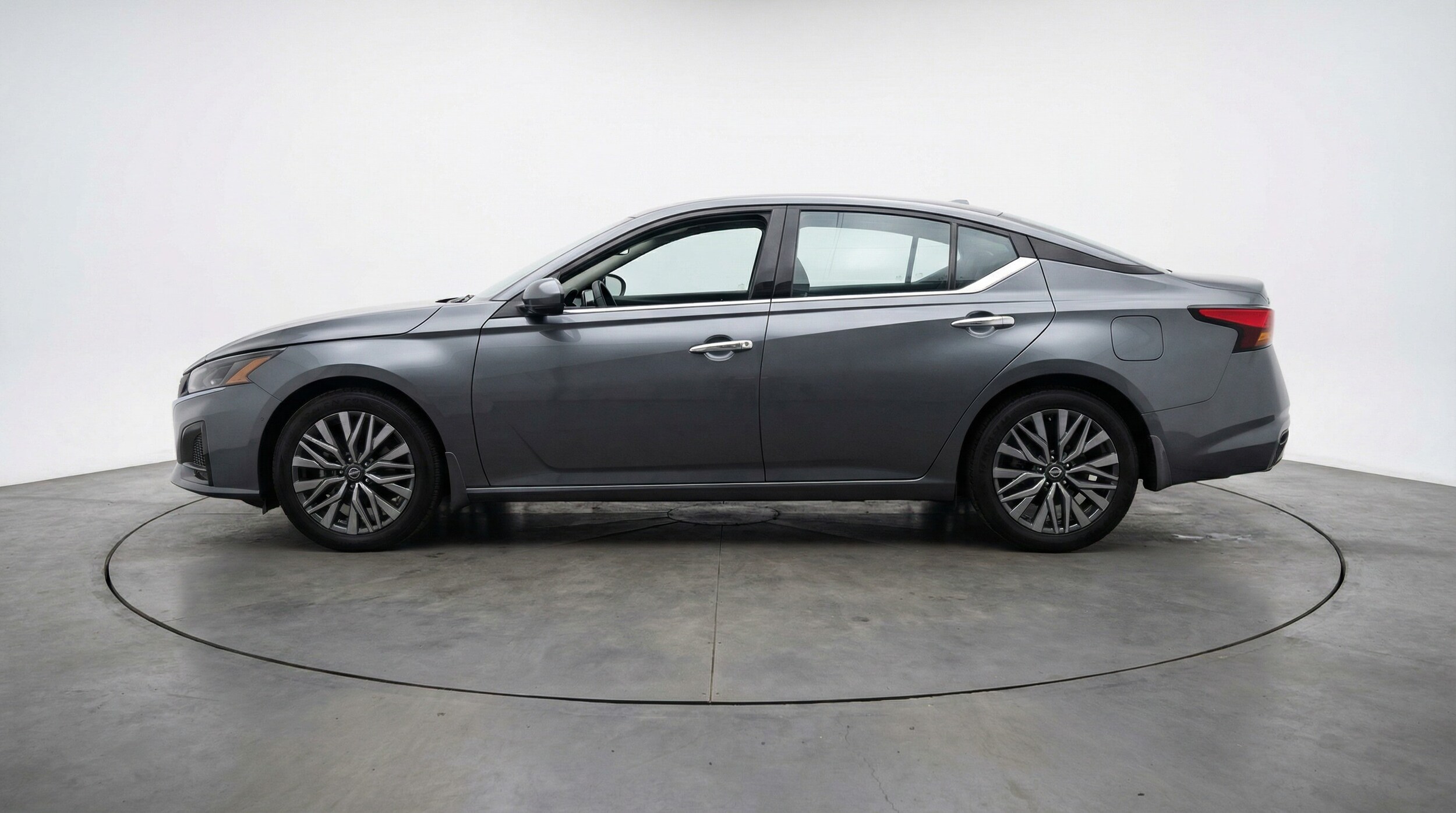 Thumbnail: 2025 Nissan Altima - 4
