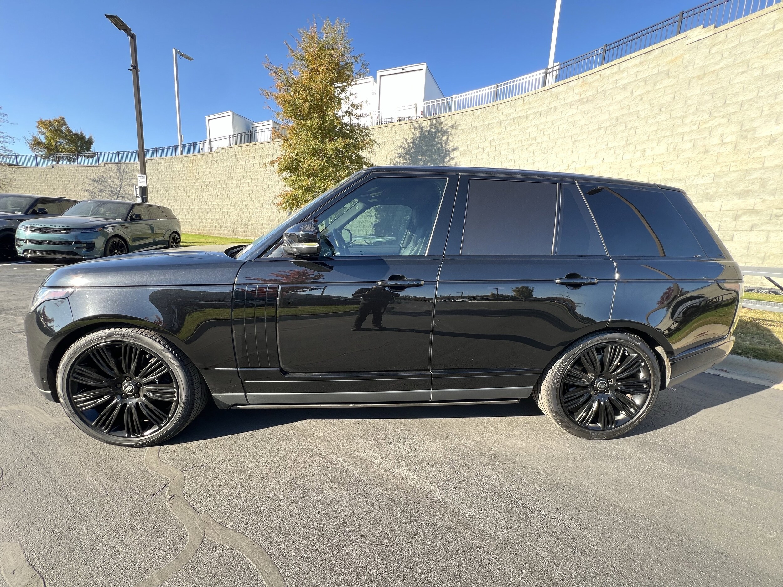 2021 Land Rover Range Rover P525 HSE HSE Westminster Edition photo 2