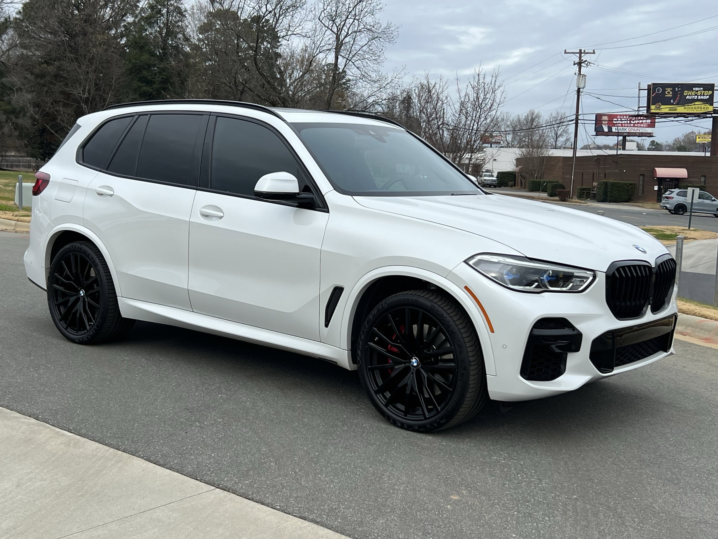 2023 BMW X5 M50i's photo