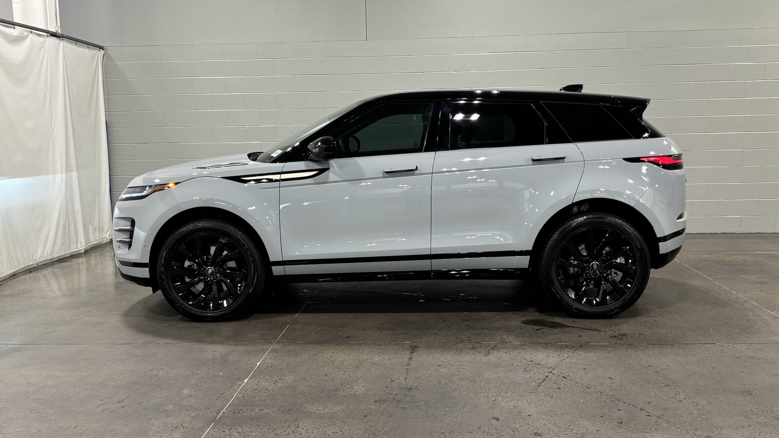2026 Land Rover Range Rover Evoque Hoxton Edition