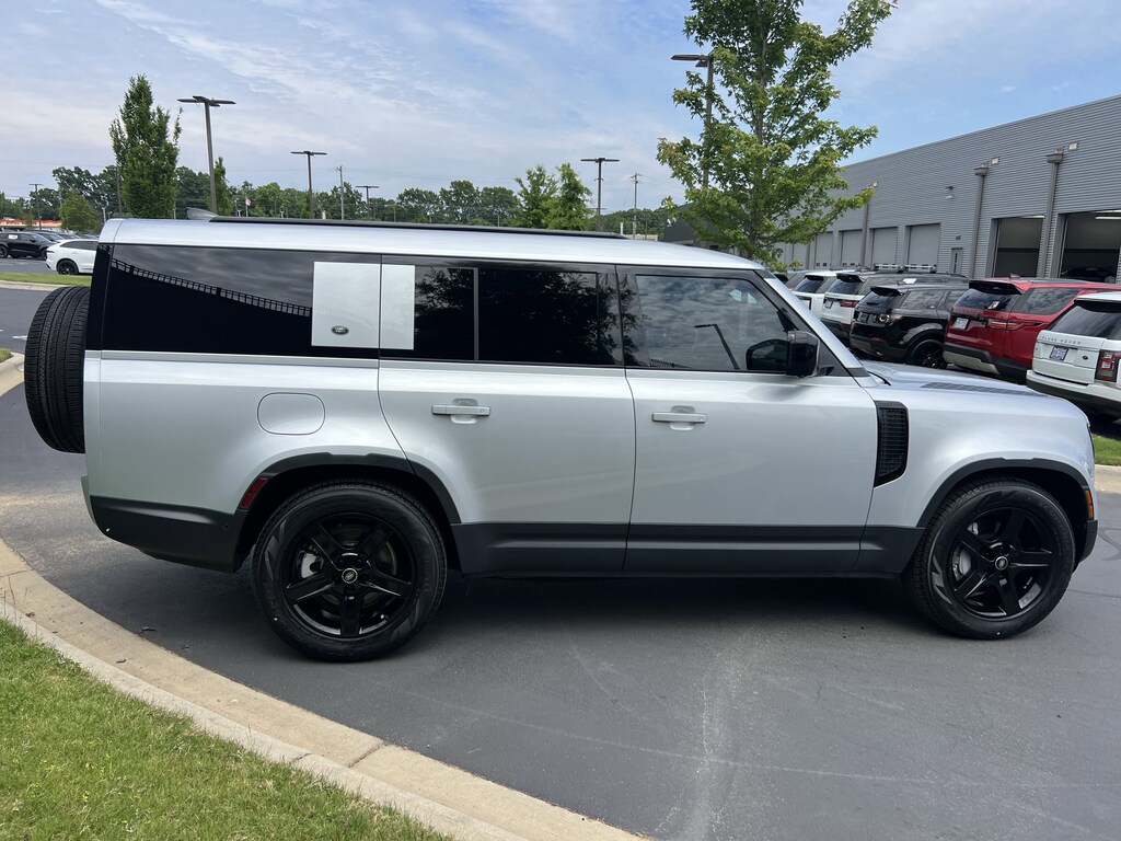 Used 2023 Land Rover Defender SE SUV