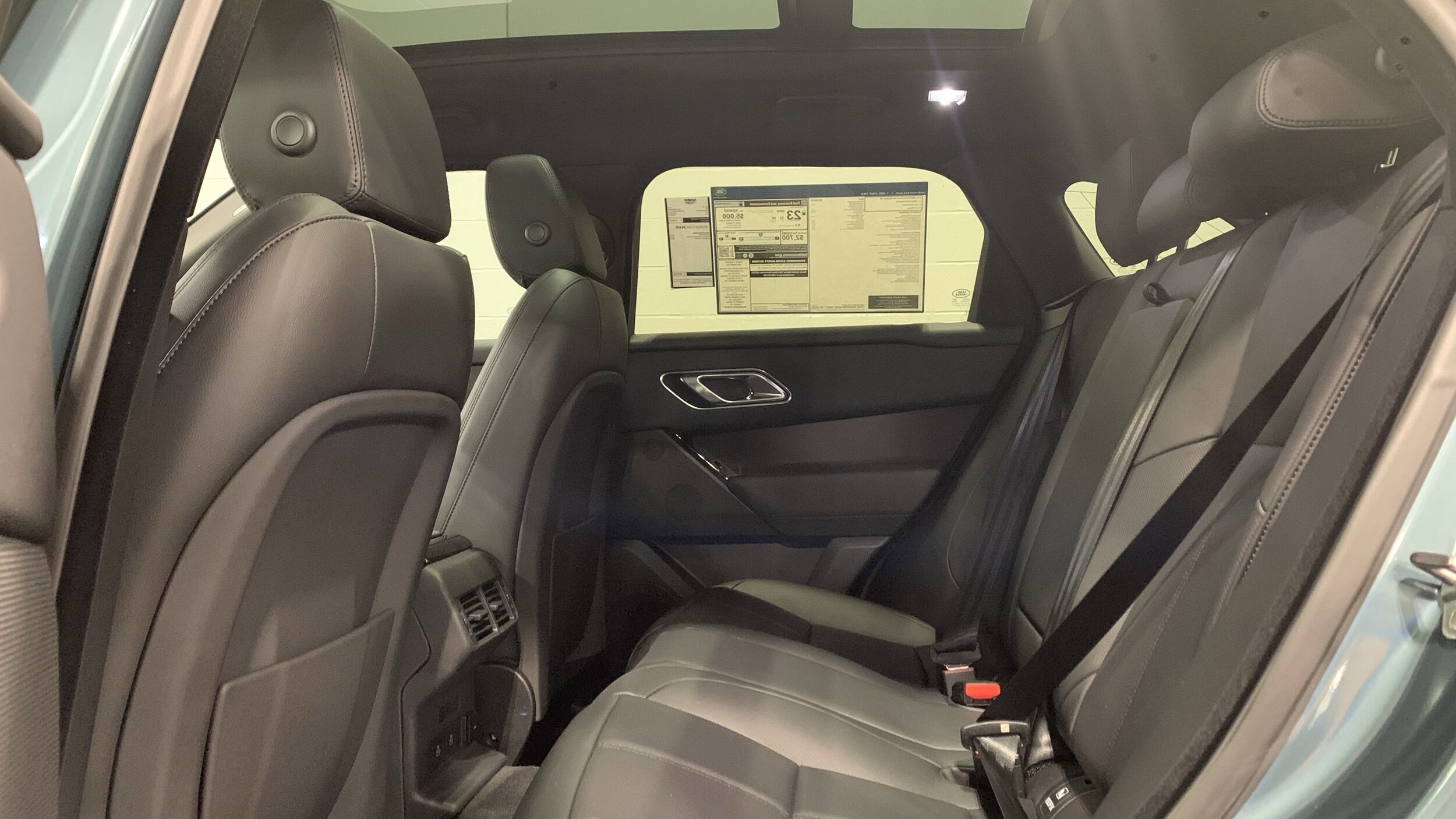 2026 Land Rover Range Rover Velar Dynamic SE photo 5