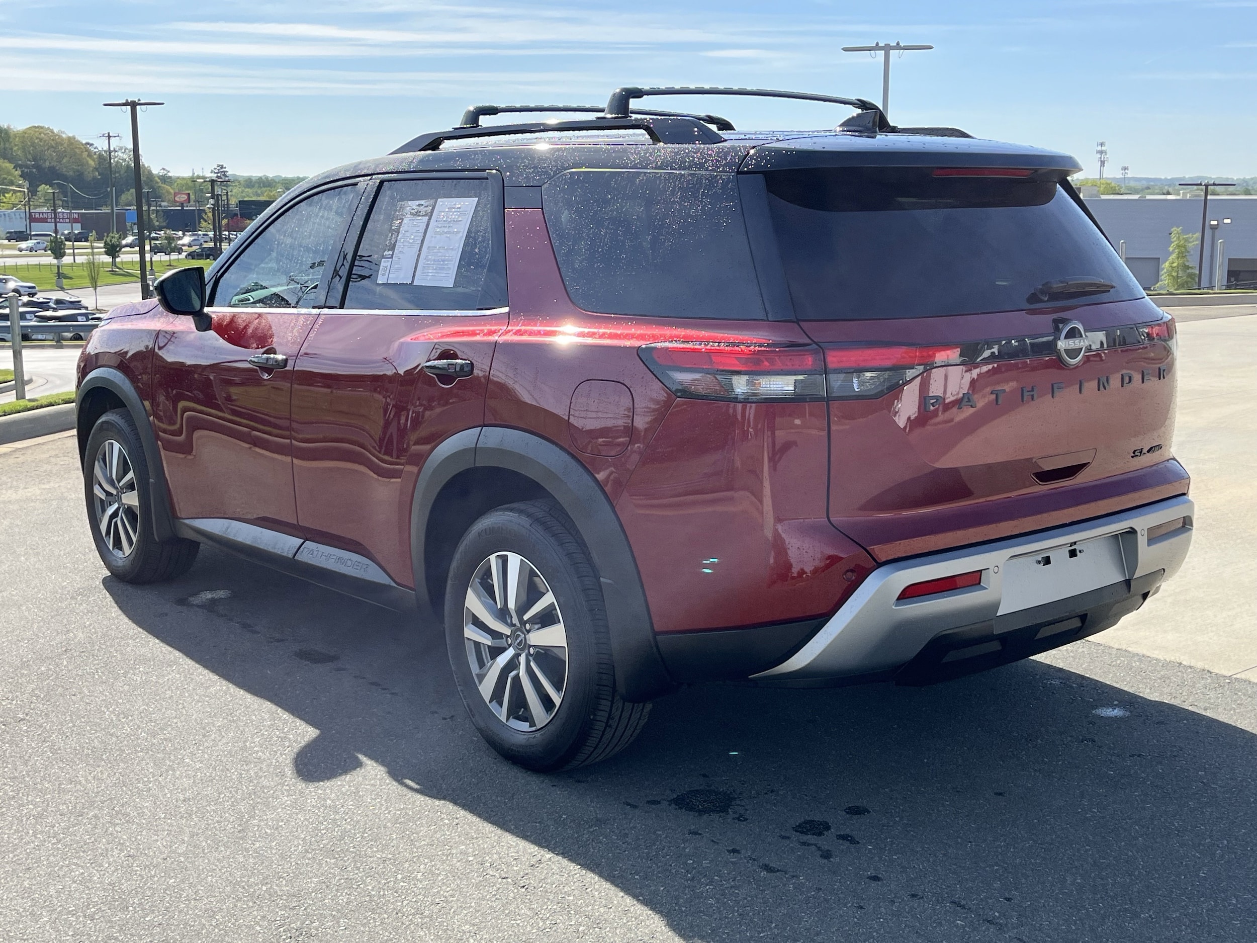 2023 Nissan Pathfinder SL photo 4