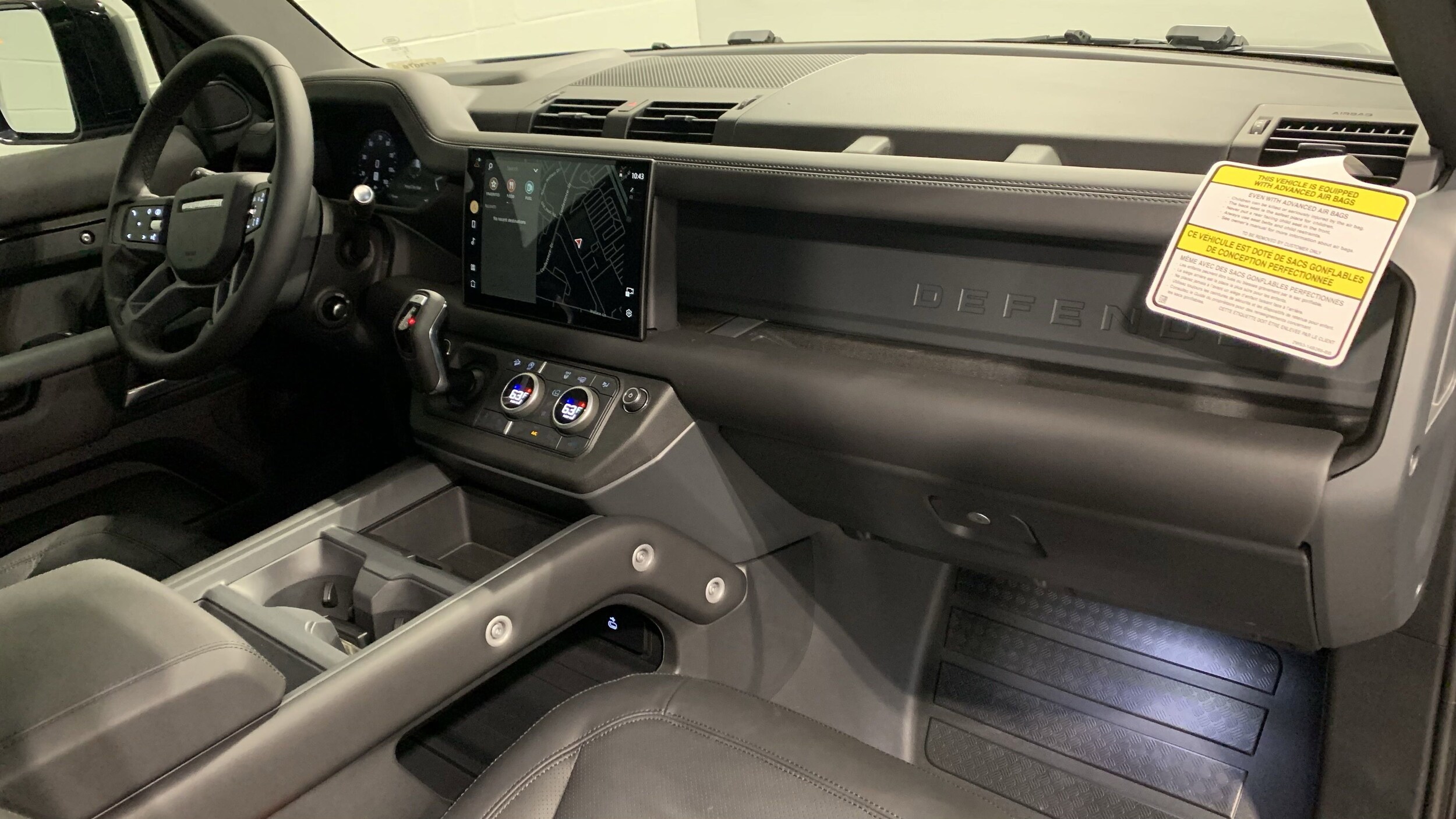 2025 Land Rover Defender 110 S photo 3
