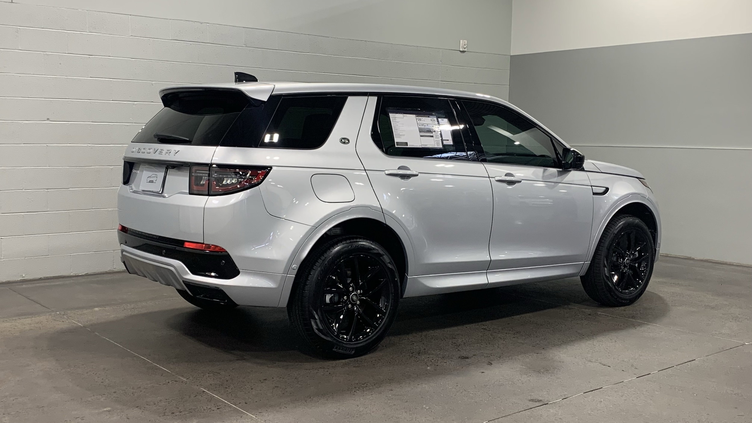 2025 Land Rover Discovery Sport S photo 2