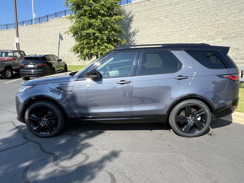 Used 2025 Land Rover Discovery Dynamic SE SUV