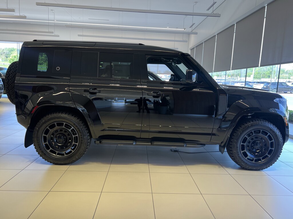 New 2026 Land Rover Defender 110 Octa Black Defender 110 Octa Black SUV