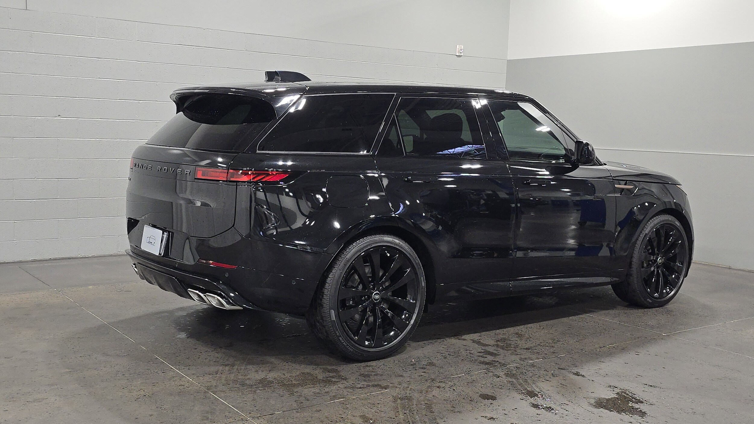2025 Land Rover Range Rover Sport SE photo 2