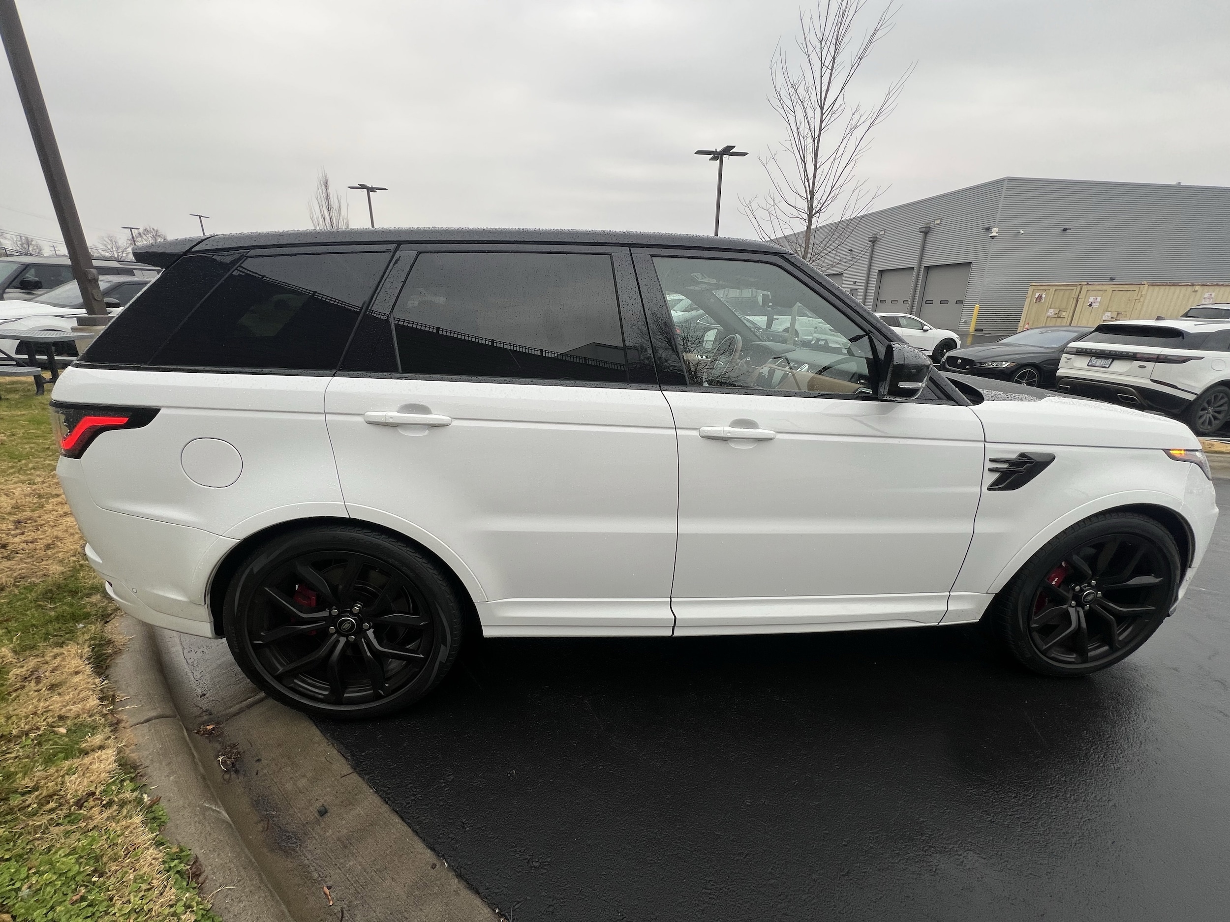 2022 Land Rover Range Rover Sport SVR photo 6