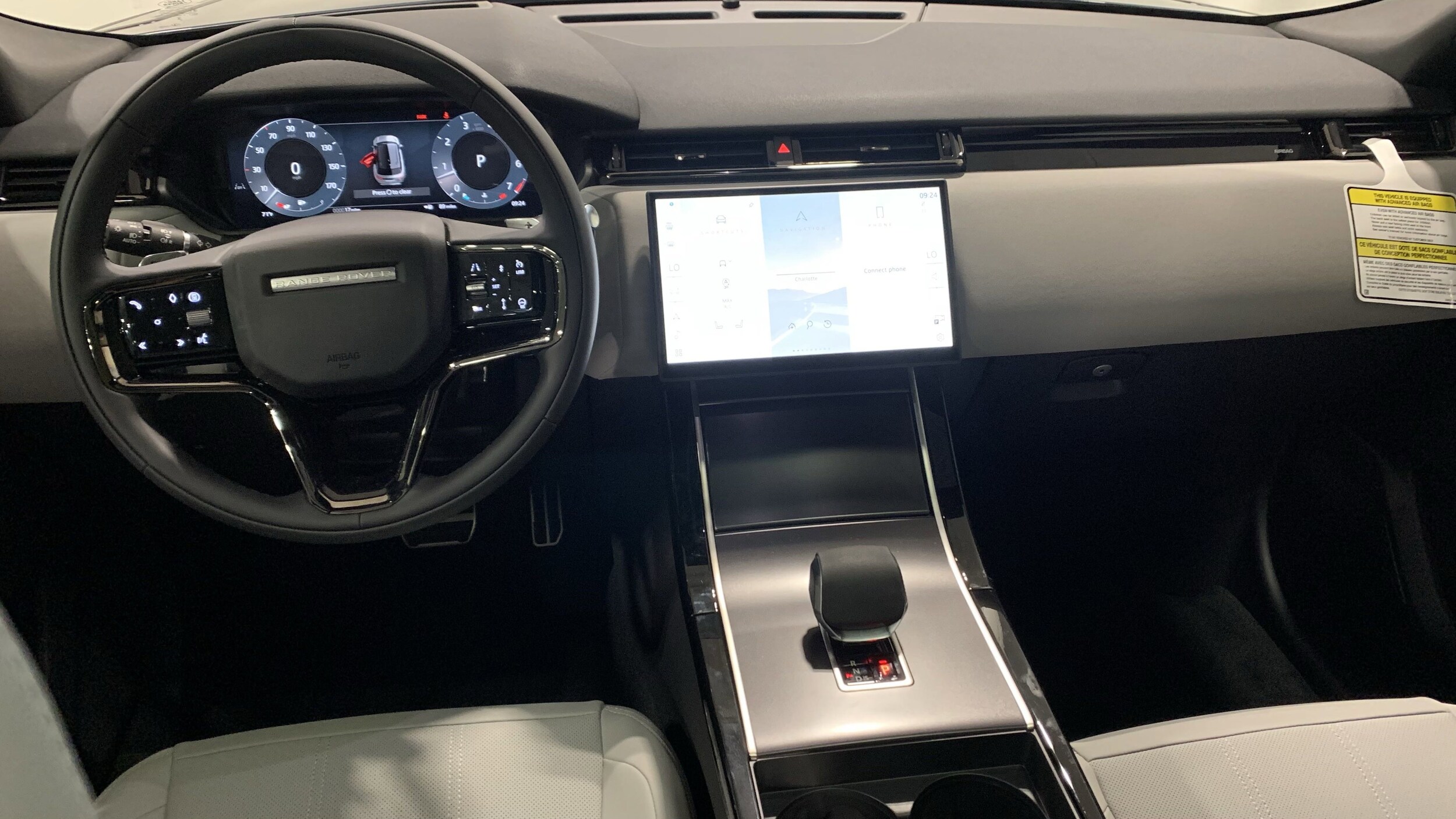 2026 Land Rover Range Rover Velar SE photo 3